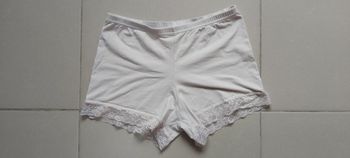 Short avec dentelle 46/48