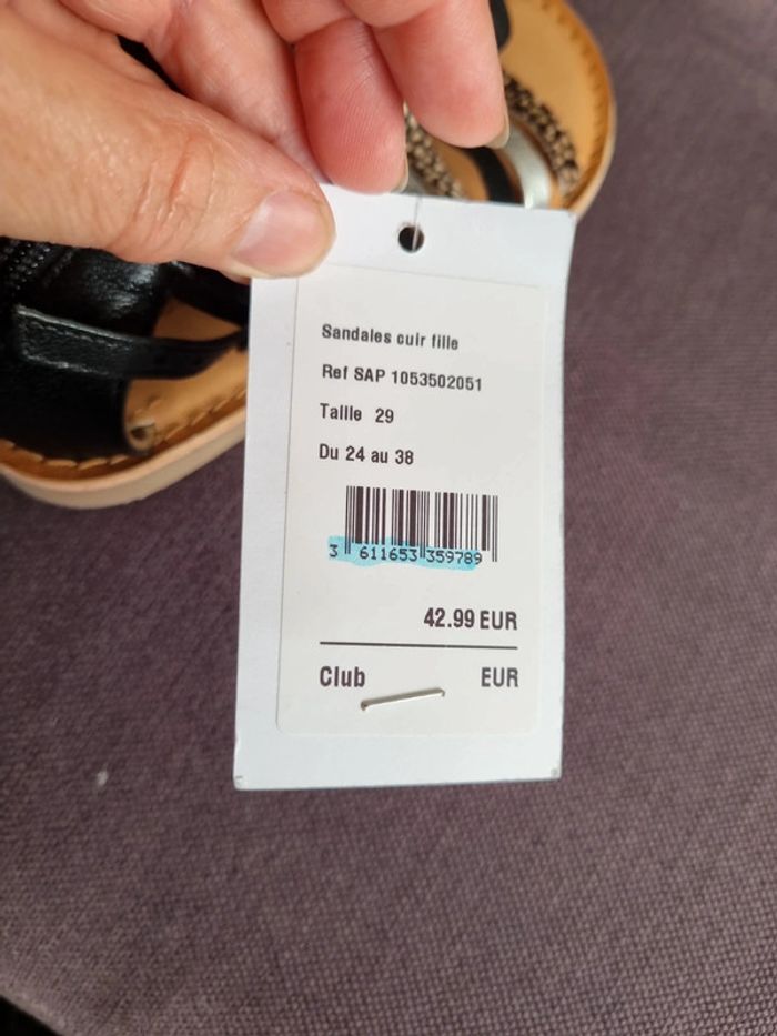 Sandales Vertbaudet cuir neuves taille 29 - photo numéro 9