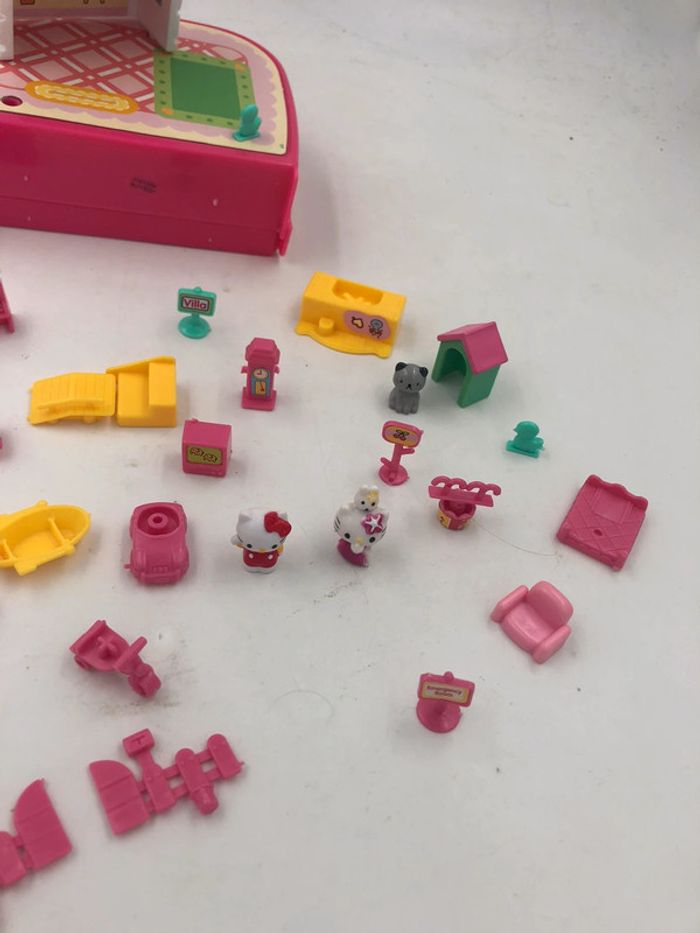 Valise de figurines mini univers Hello Kitty Sanrio Toho - photo numéro 3