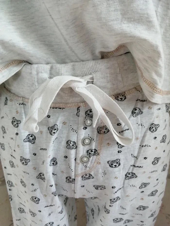 Ensemble de pyjama Tee-shirt et pantalon beige à motifs tête jaguar / cendored / (M-L) - photo numéro 6