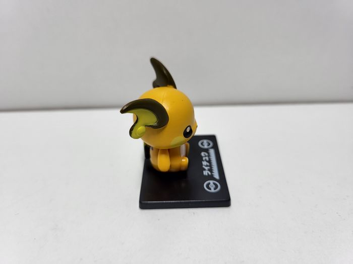 Petite Figurine Pokemon Pikachu - photo numéro 4