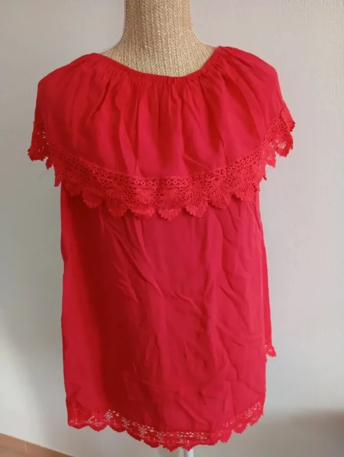 Tunique haut rouge épaules tombant taille L world fashion