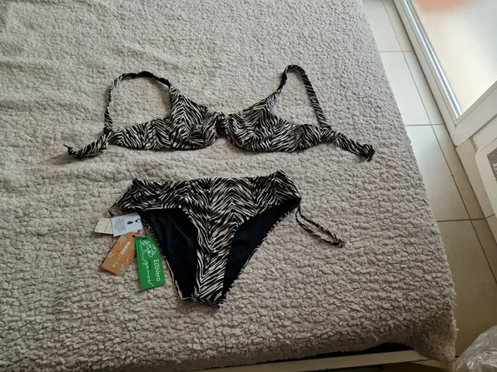 Maillot de bain Calzedonia neuf taille L - photo numéro 2