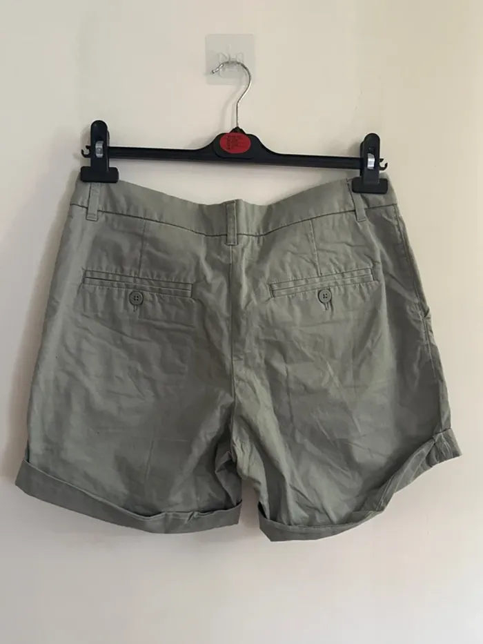 Mini short, H&M, taille 38 - photo numéro 2