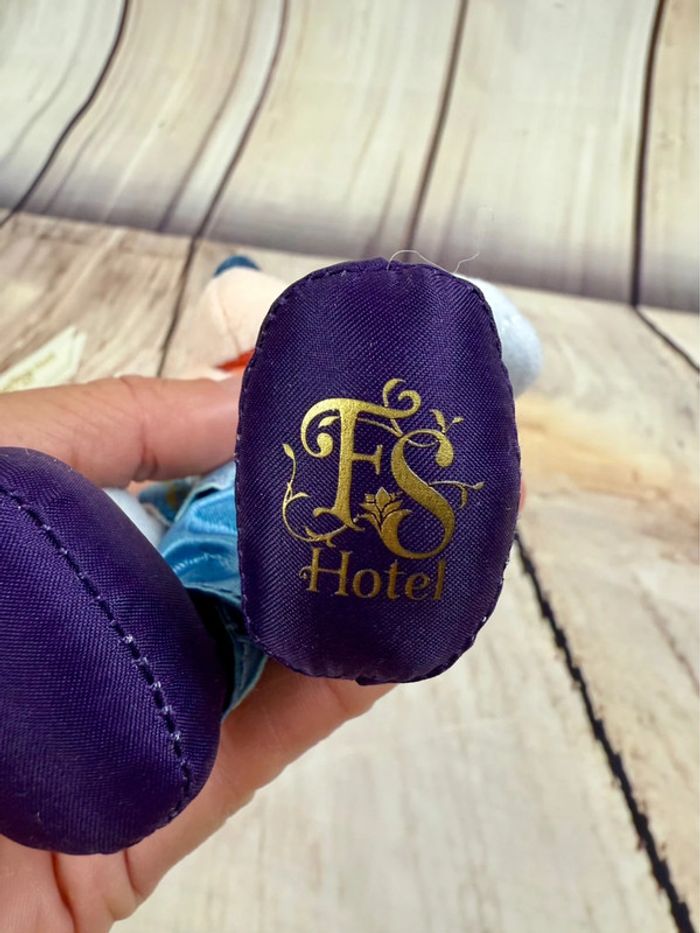 Peluches collector Disney Mickey & Minnie Fantasy Springs Hôtel - photo numéro 5