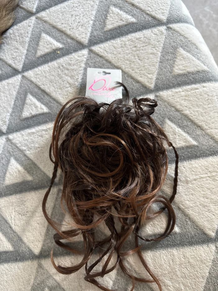 Diva extension chignon