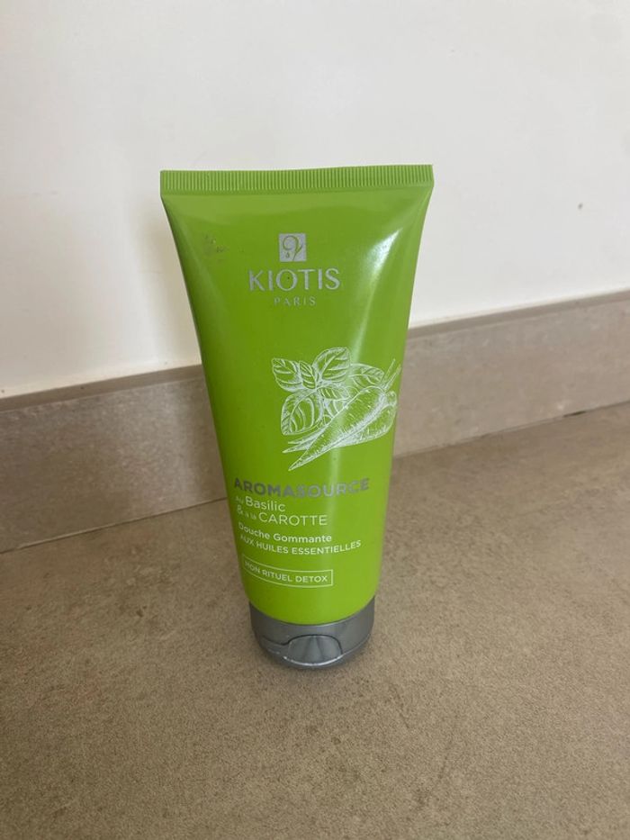 Douche gommante exfoliante basilic carotte