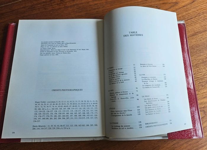 "Archives de Normandie".
242 pages.
ISBN : 2.85132.028.9 - photo numéro 2