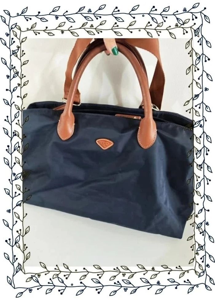 Sac à main et bandoulière week end bleu marine JUMP, bon état mais quelques marques 45x30x17cm