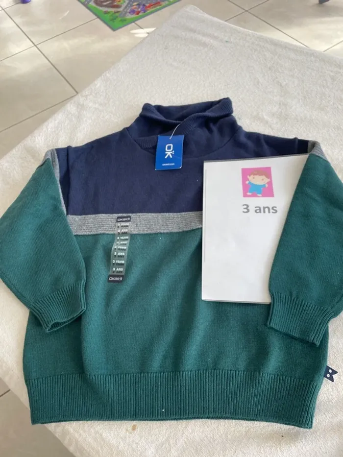 Pull okaidi 3 ans neuf