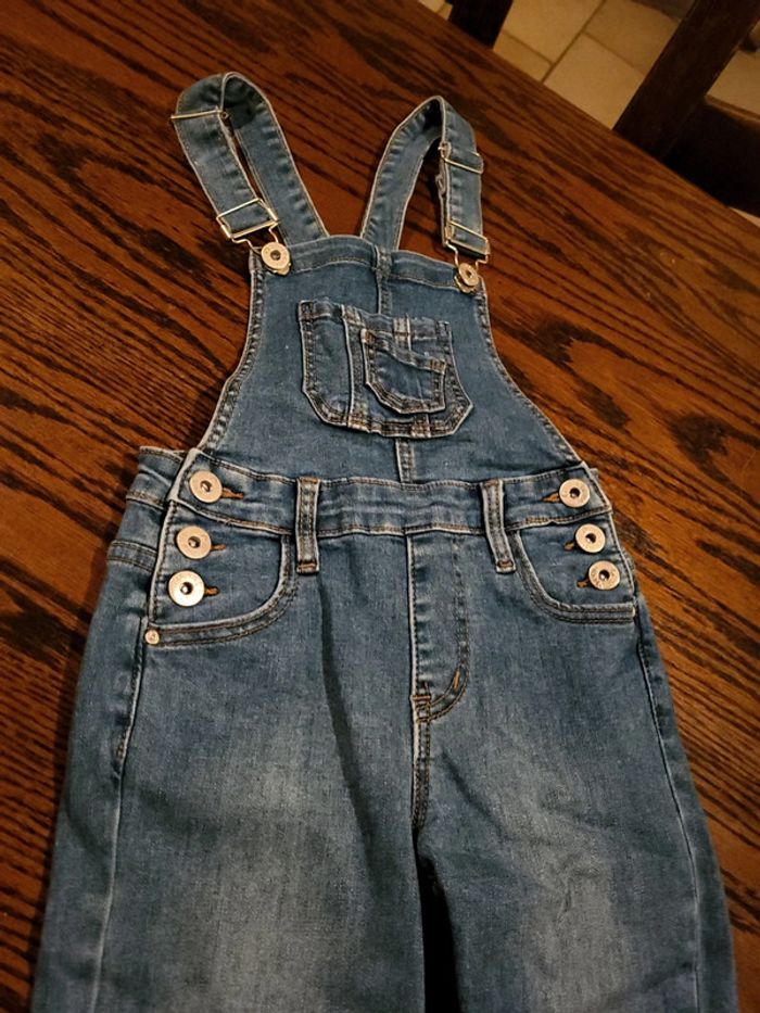 Salopette en jeans - photo numéro 2