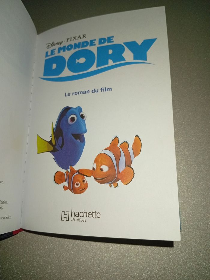 Livre Le monde de Dory - photo numéro 2