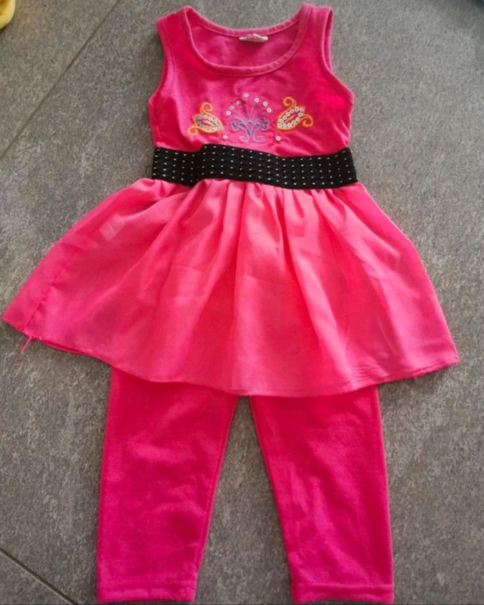Ensemble bébé fille 12 mois comme NEUF