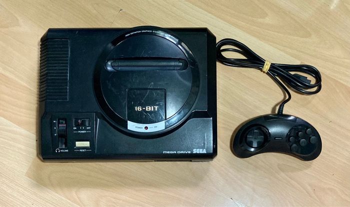 Console Sega Mega Drive RGB Loose + manette Generique