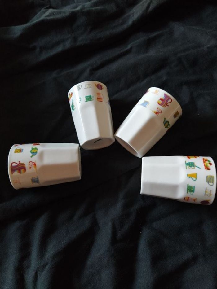 Petites tasses décorées