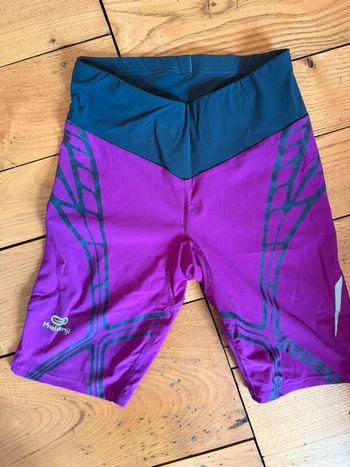 Short de vélo violet en très bon état kalenji taille 38