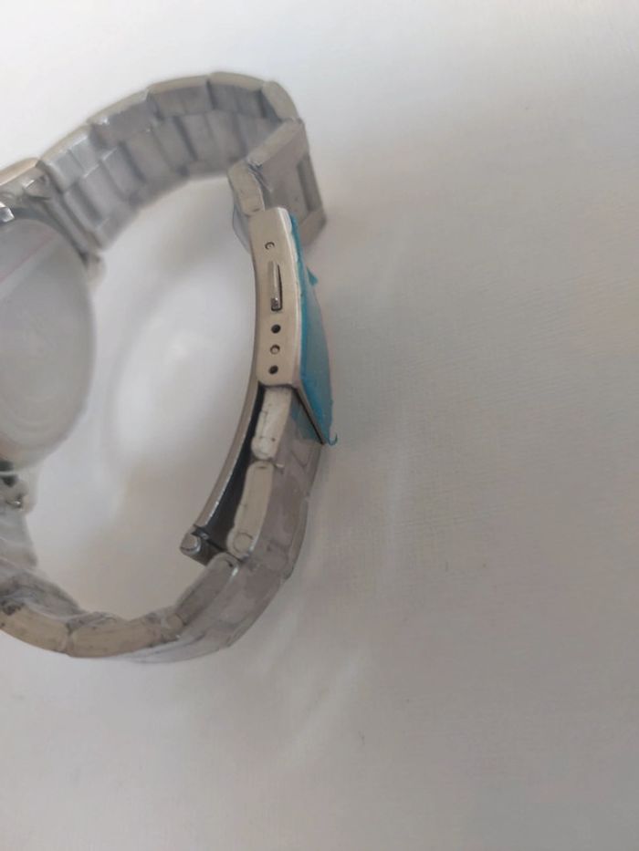 Montre neuf élégante en état - photo numéro 5