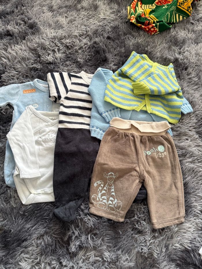 Lot de vêtements - photo numéro 3