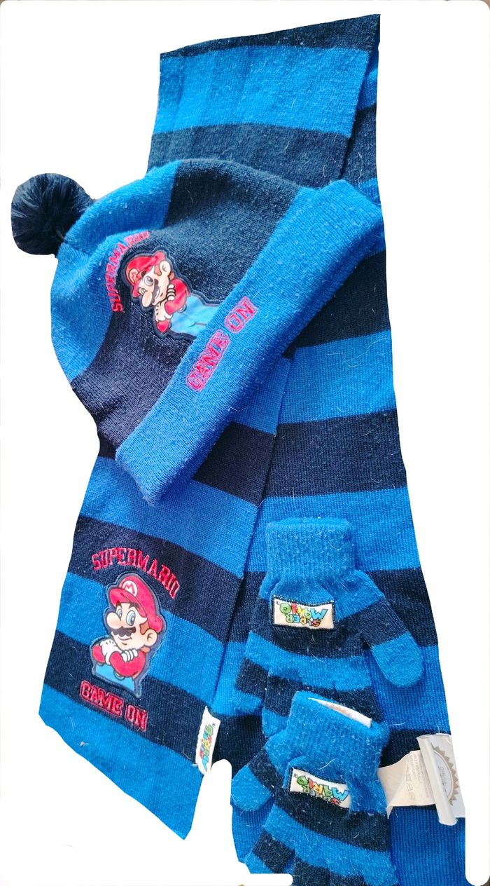 Ensemble gant écharpe et bonnet Mario