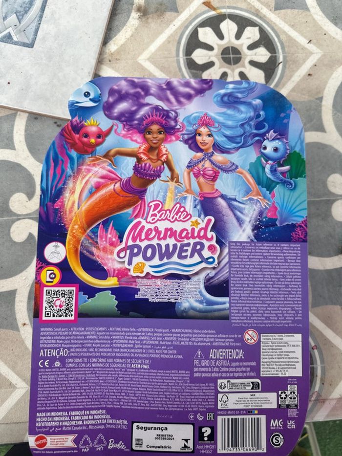 Poupée barbie avec des accessoires - photo numéro 2