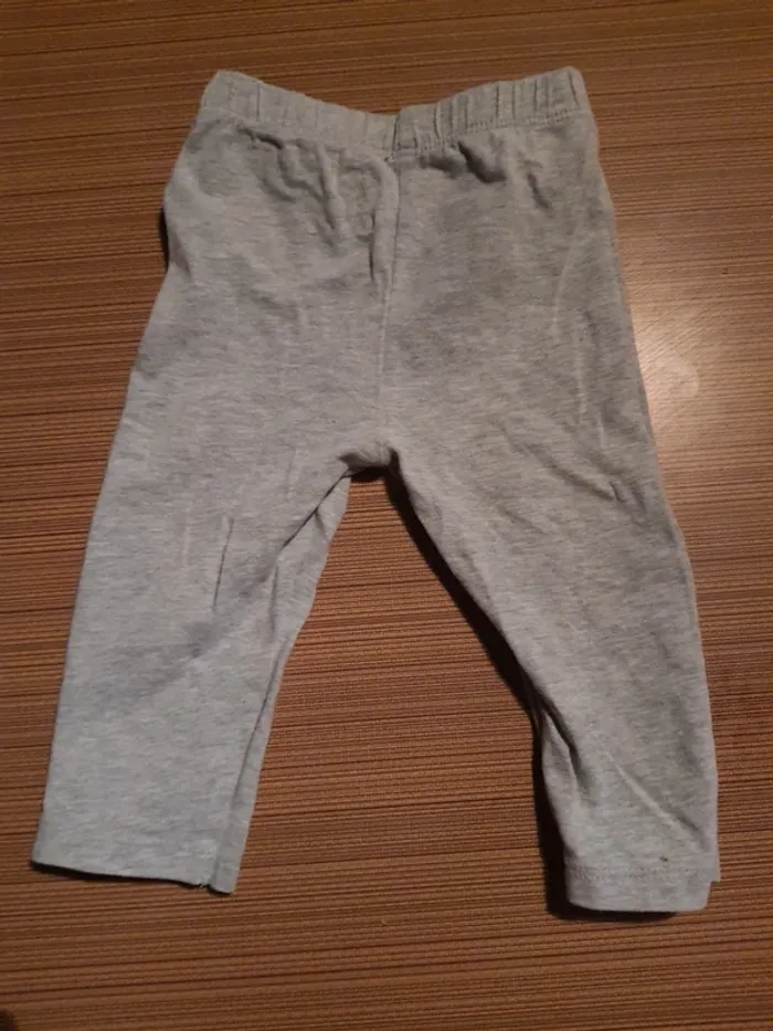 Pantalon 6mois - photo numéro 3