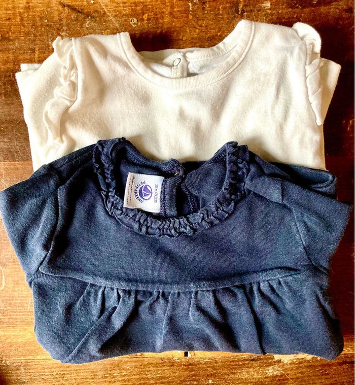 Lot de 2 tee-shirts fille 18 mois Petit Bateau - photo numéro 2