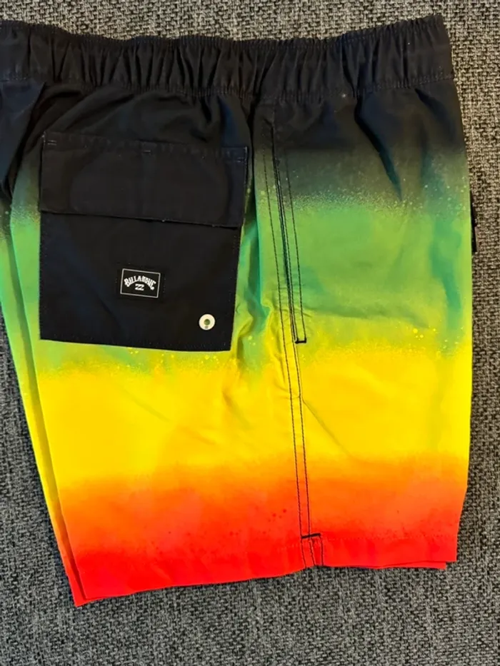 Short de bain Billabong taille M neuf avec étiquette - photo numéro 2