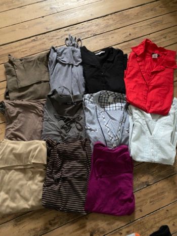 Lot 11 tee-shirts manches longues chemises taille 34 36