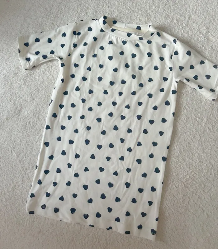 Chemise de nuit handmade blanche à cœurs bleus 6/7 ans - photo numéro 2