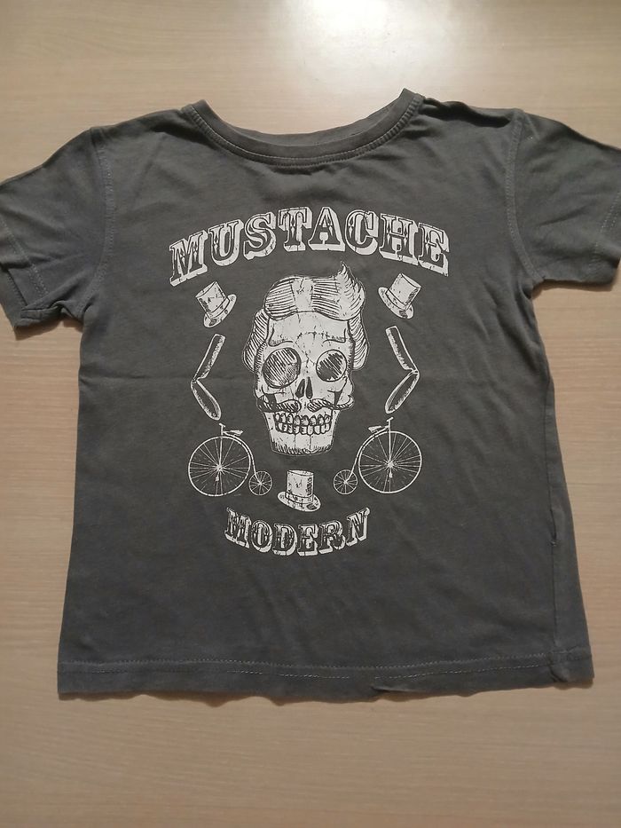 Tee shirt courte manche garcon en coton taille 6 ans  marque in extenso  couleur gris,blanc tres bonne etat - photo numéro 5