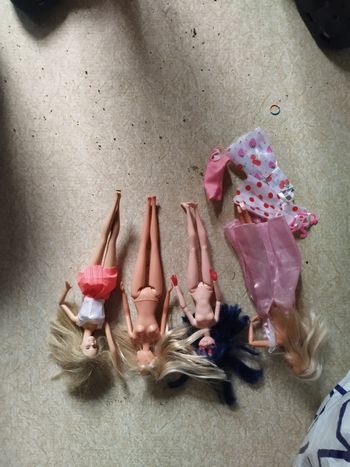 Lot de 4 barbie bon état 3 e 4 5 ans