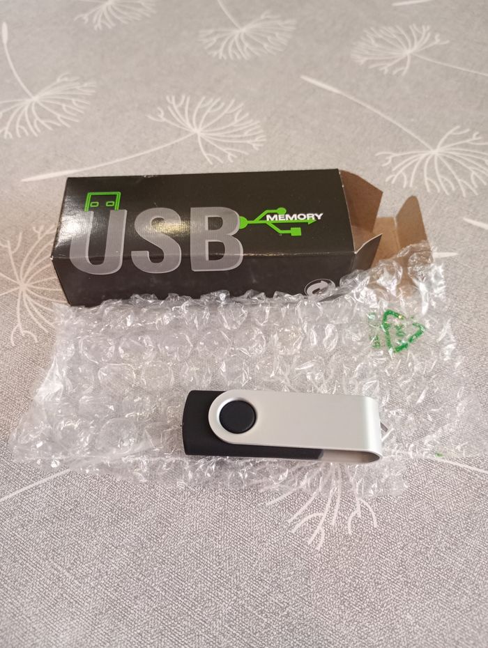 Clé USB 8G neuve
