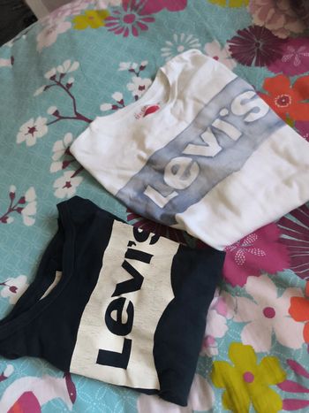 Lot de deux tee shirts 8 ans levi's