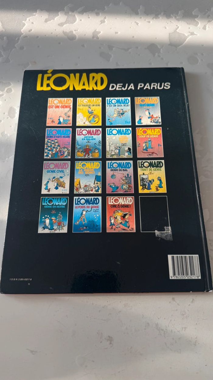 📚 BD Léonard Tome 10 – La guerre des génies Édition Dargaud – Par Turk & De Groot - photo numéro 4