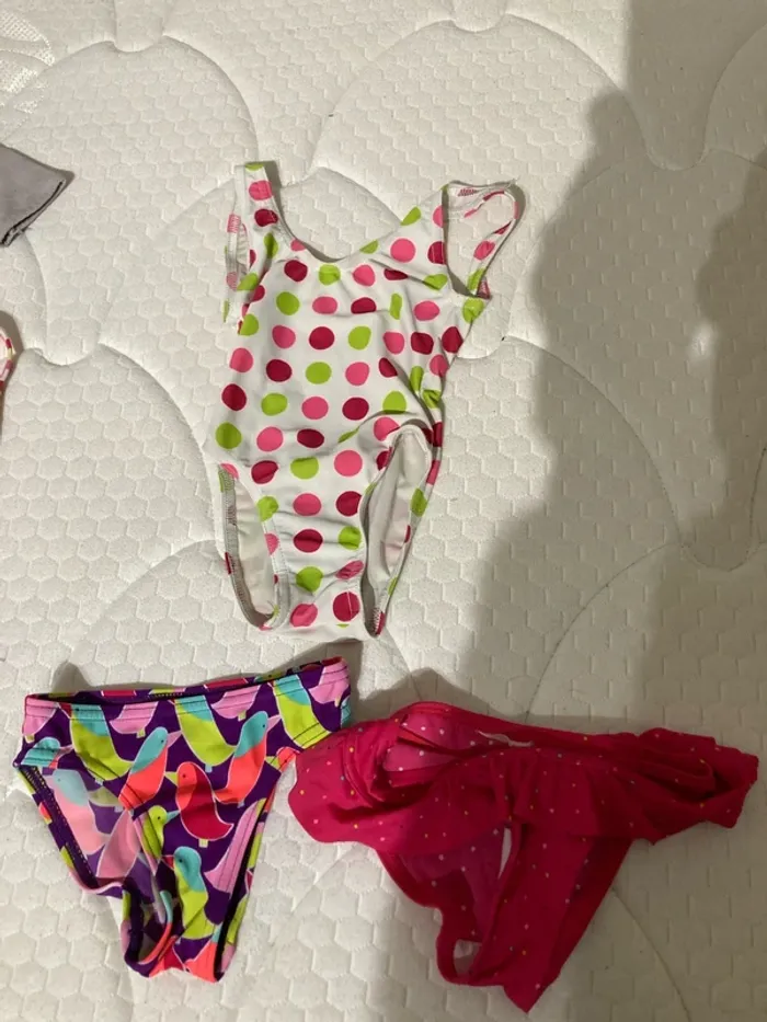 Lot maillot de bain 24-36 mois