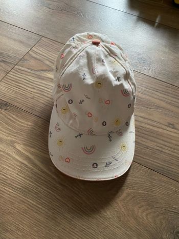 Casquette crème soleil, arc-en-ciel, coeur Kiabi