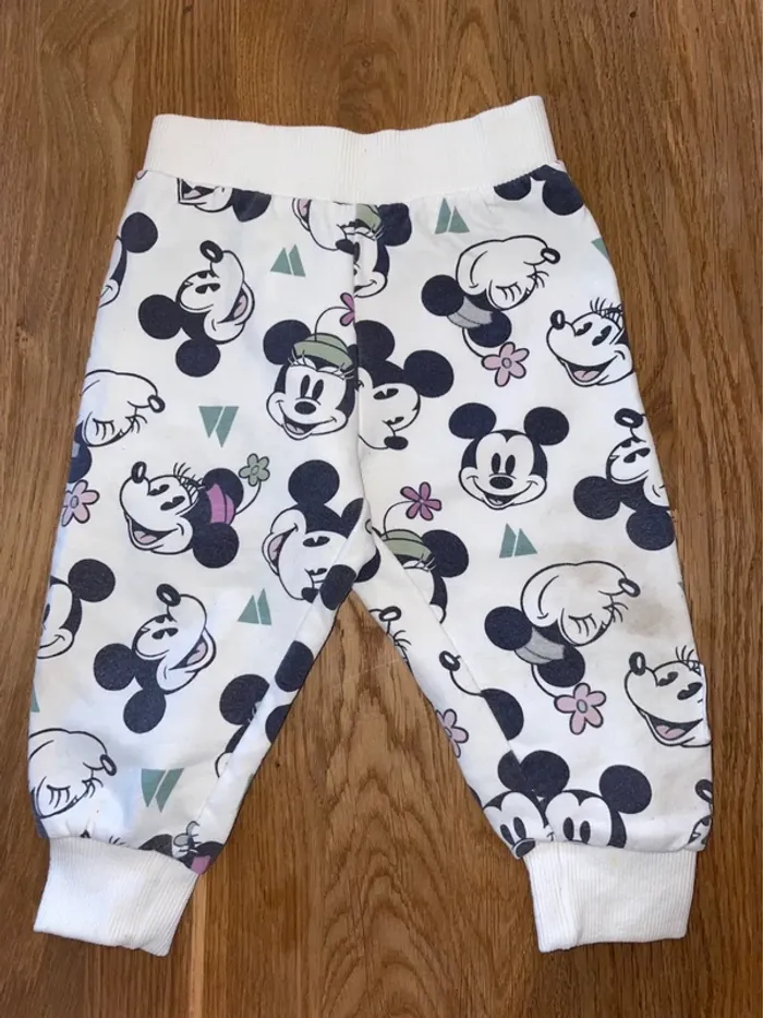 Lot pantalon Disney 12 mois - photo numéro 2