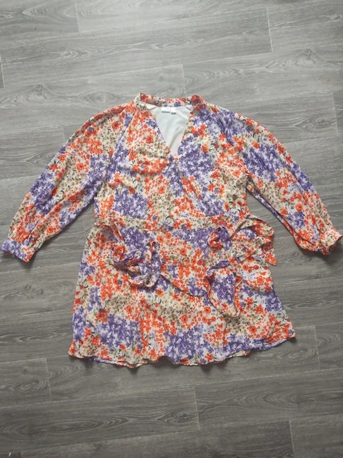 Robe mi-longue manches longues cache-coeur motif fleuri multicolore taille 56 Bodyflirt neuve - photo numéro 10