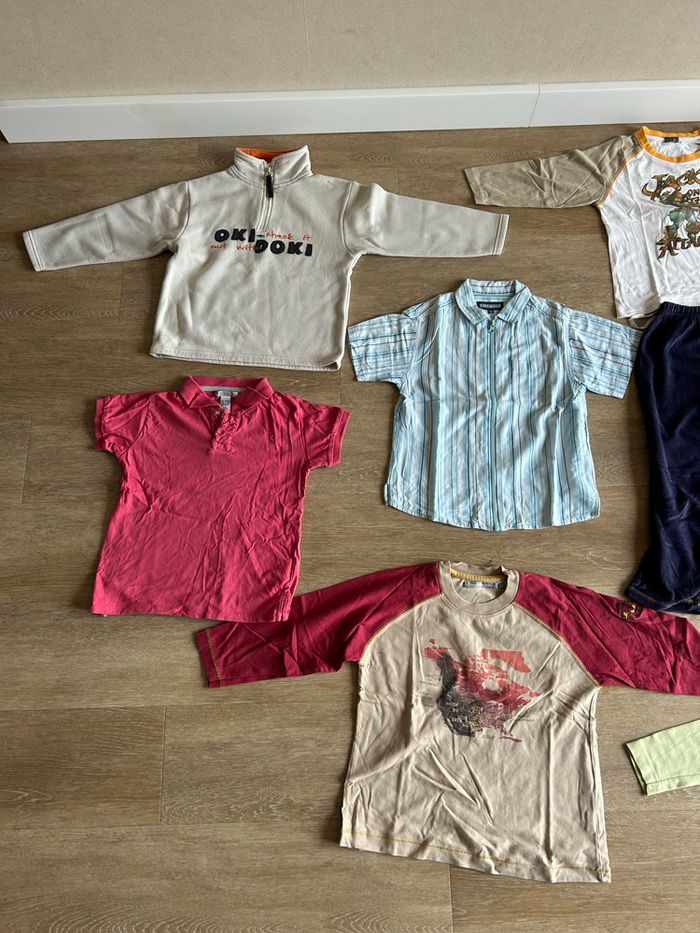 Lot vêtements garçon 6 ans – T-shirts, pulls, jeans, pantalons mixte - photo numéro 2