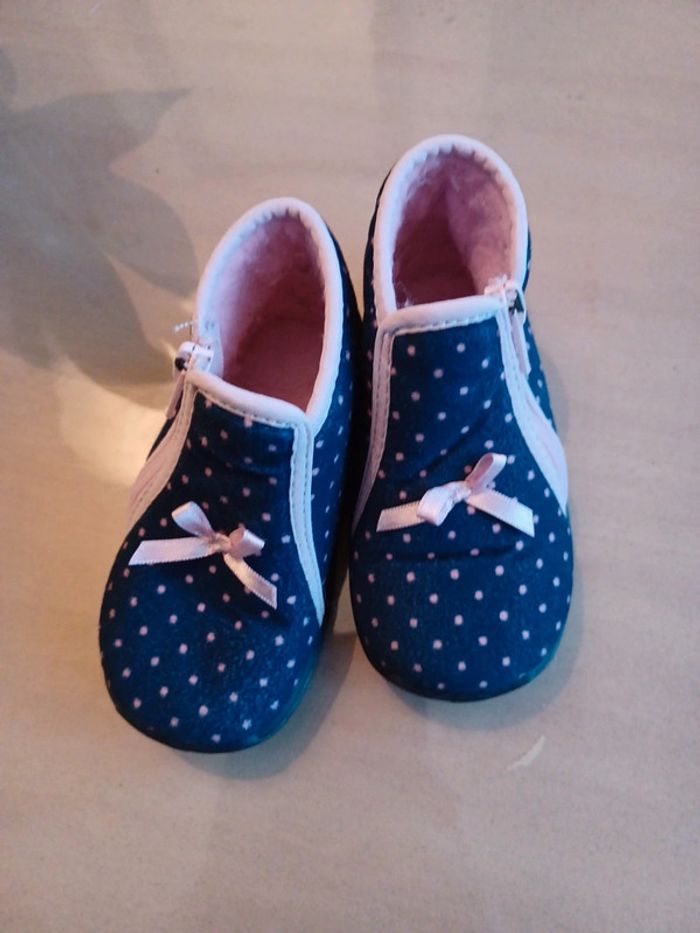 Pantoufle t.22 - photo numéro 2