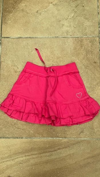 Mini-jupe à volants rose Neuve 8 ans (n°6)