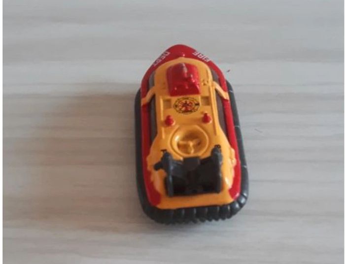 Bateau hovercraft pompier - photo numéro 3