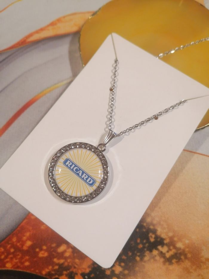 Collier strass ricard argenté