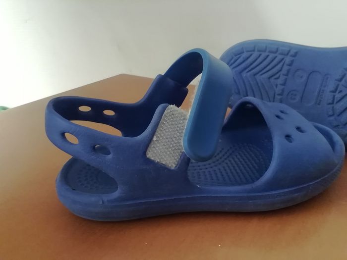 Vends chaussures de plage bleues - photo numéro 5
