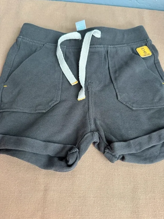 Short gris Obaibi 12 mois - photo numéro 3