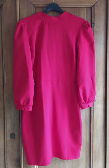 Robe trendyol taille 38.