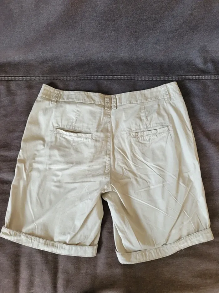 Short femme H&M taille 38 - photo numéro 2