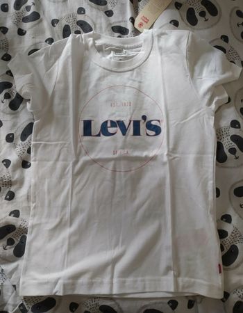 Tee shirt Levi's neuf enfant taille 8ans