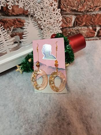 Boucles d'oreilles pendante résine florale