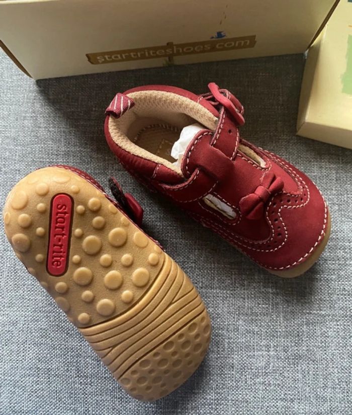 Chaussures Start-rite babies May en cuir suedé 17 neuves Couleur rouge foncé - photo numéro 4